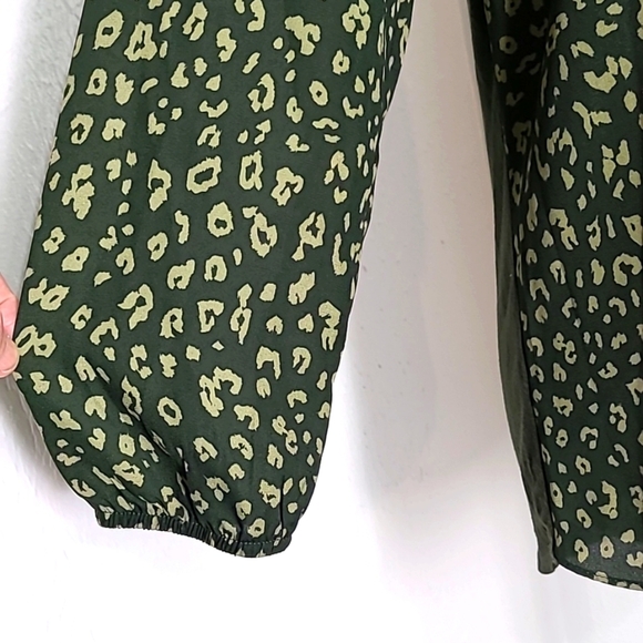 Fortune & Ivy Army Green & Olive Green Leopard Print Top Cut-out Tie Size Small - Picture 4 of 9